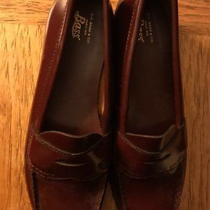 G.H. Bass 8W Loafers New